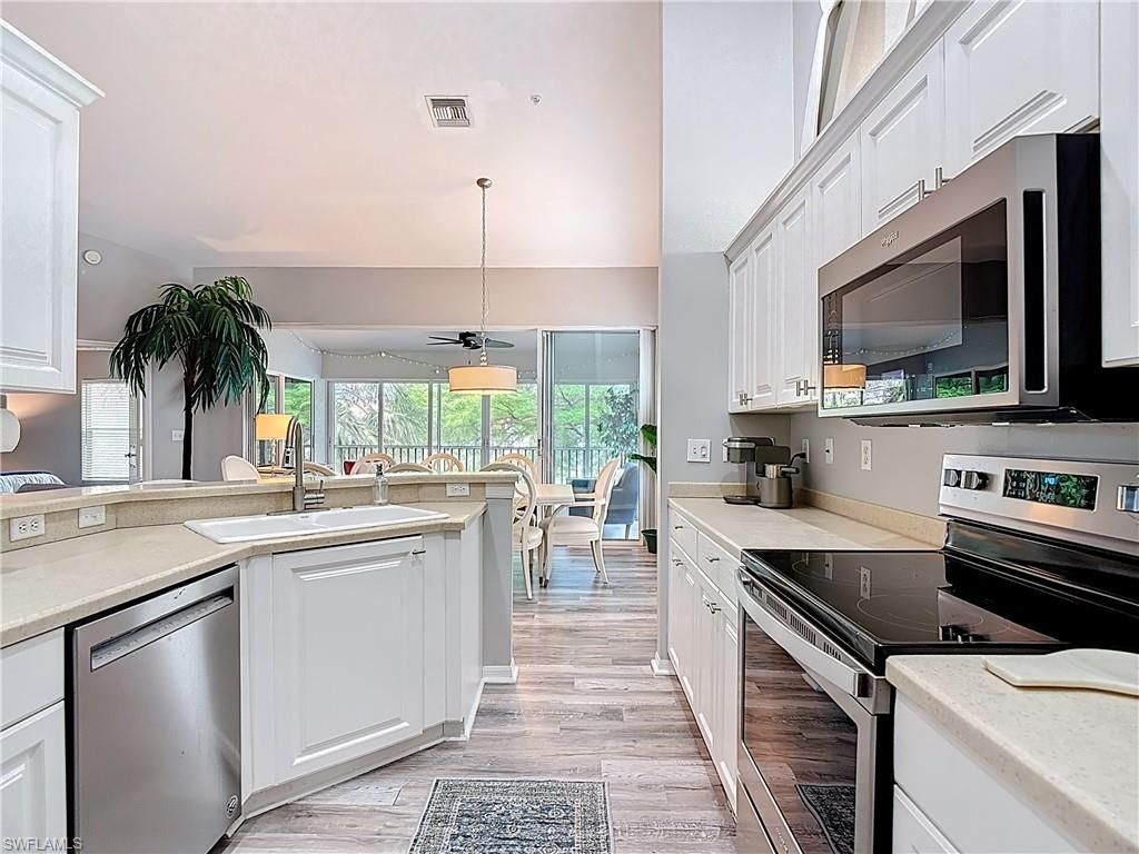 5125 Cedar Springs Dr, Unit 204, Naples, FL 34110 Photo