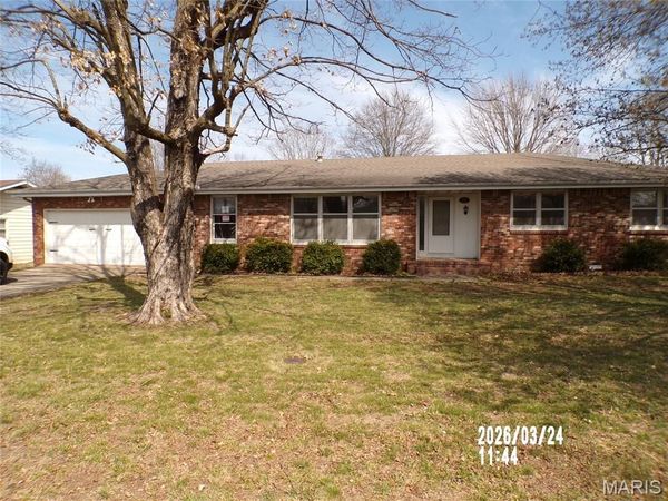 811 Richards Drive, Mountain Grove, MO 65711