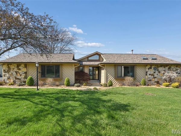 21 W Village Drive W, St Charles, MO 63303