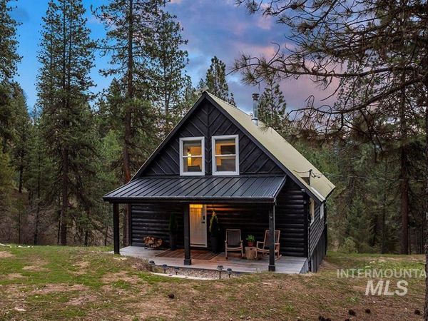 9 Upper Fitchs Point Rd, Garden Valley, ID 83622