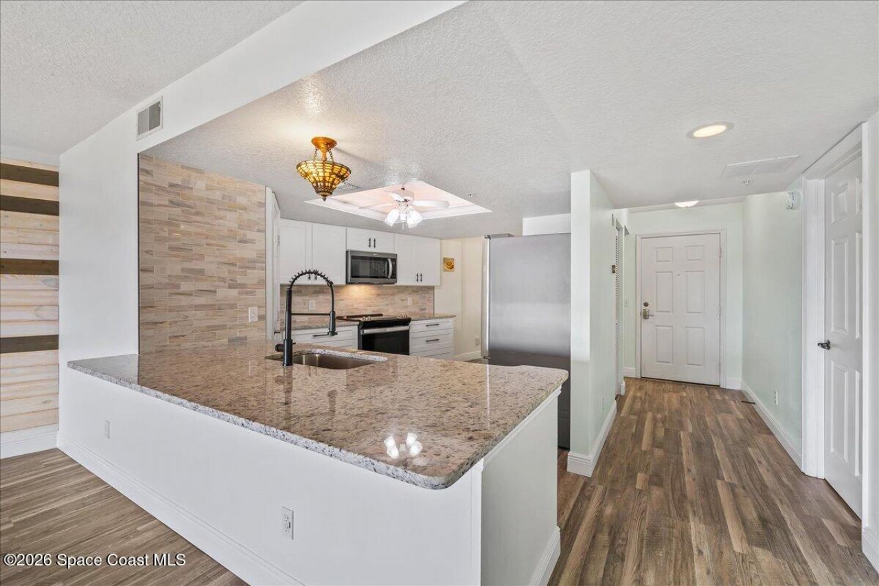 102 Riverside Drive, Unit 203, Cocoa, FL 32922 Photo