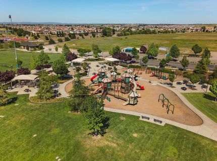 946 Campfire Cir, Rocklin, CA 95765 Photo