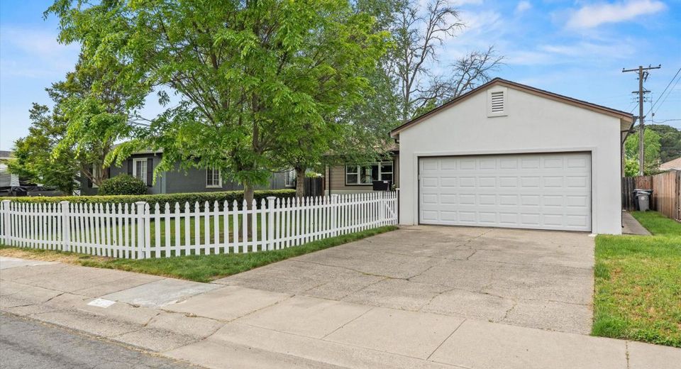 5408 Helen Way, Sacramento, CA 95822 Photo