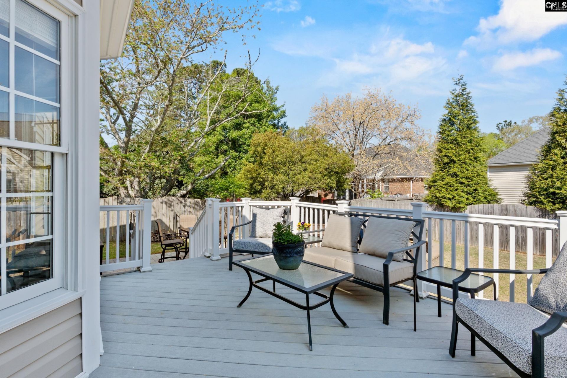 6 Holly Hedge Court  Photo 4