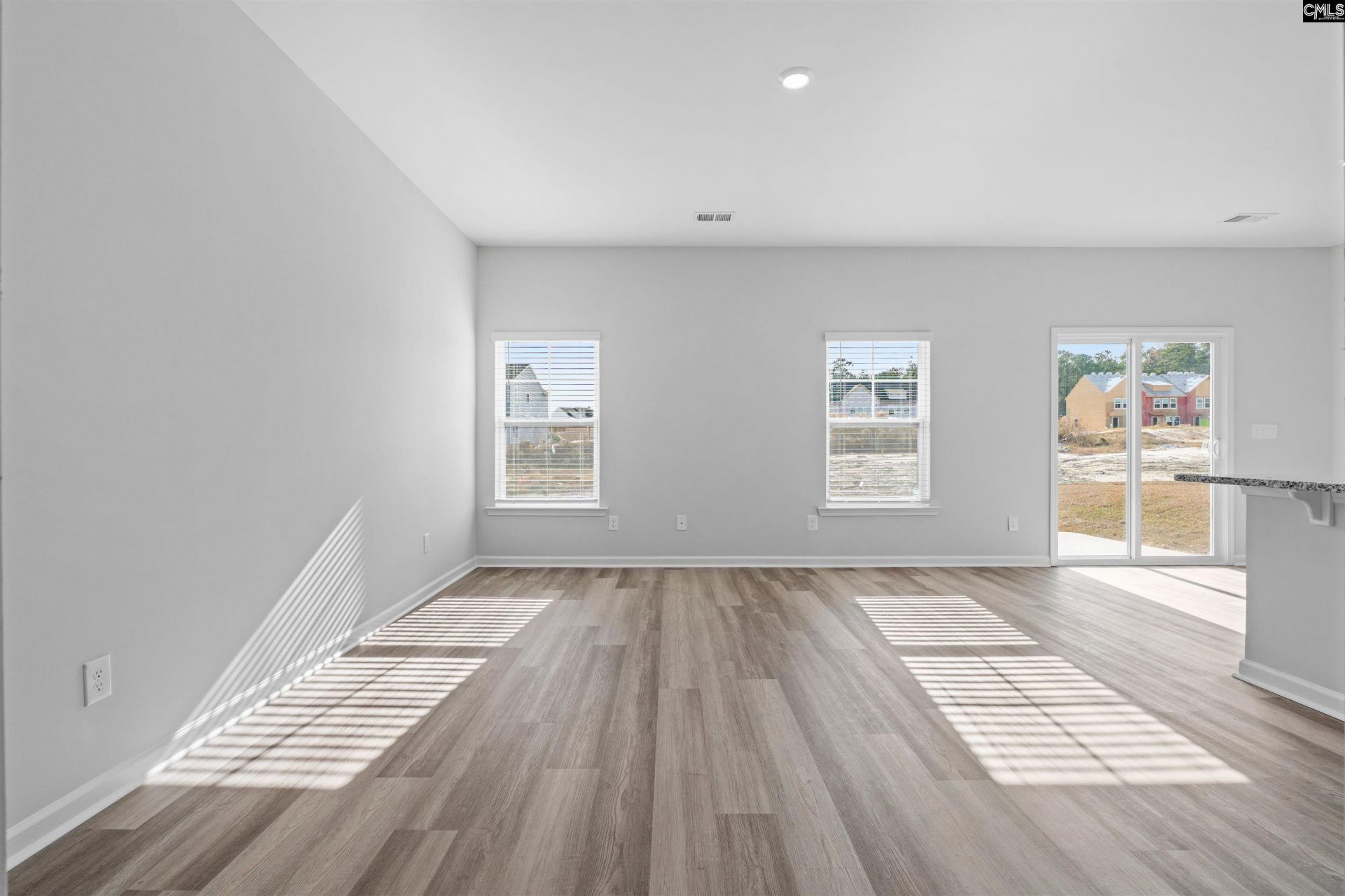 645 Forsythe Lane Photo 10