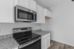 645 Forsythe Lane photo 4