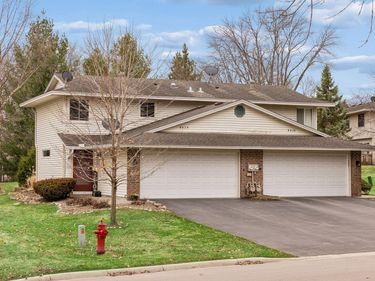 8425 W 97th Street, Bloomington, MN 55438