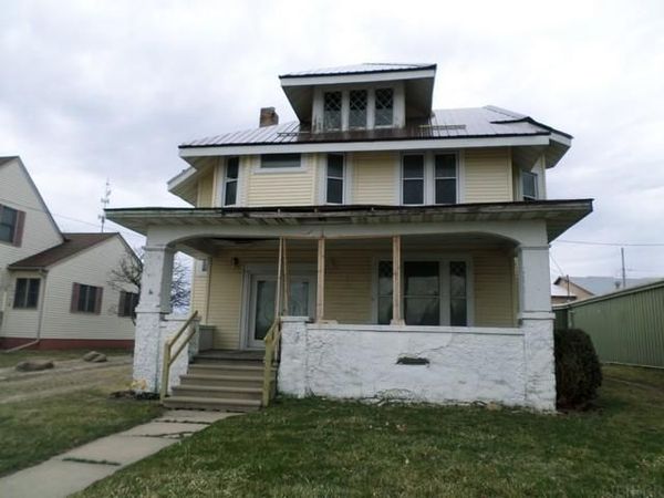 125 W Mission Street, Strawberry Point, IA 52076
