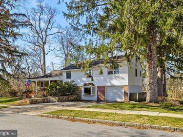 830 LEWIS LANE, BRYN MAWR, PA 19010