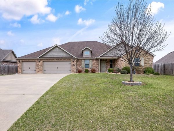 1221 Stoneybrook Lane , Bentonville, AR 72713