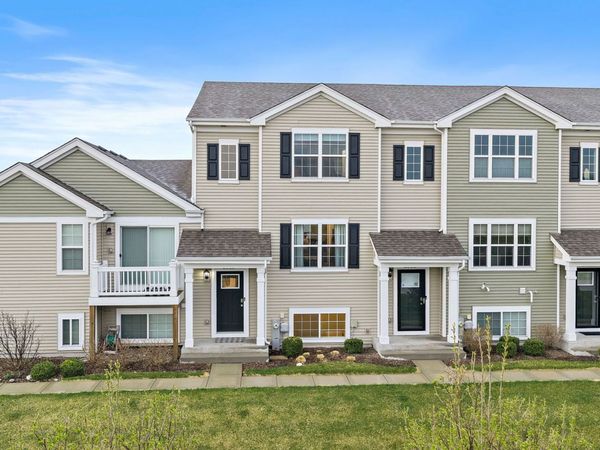 2563 Bella Drive , Pingree Grove, IL 60140