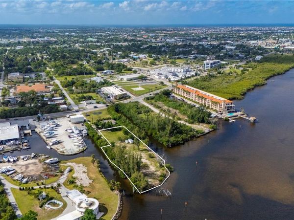 6141 ELLIOTT STREET , PUNTA GORDA, FL 33950