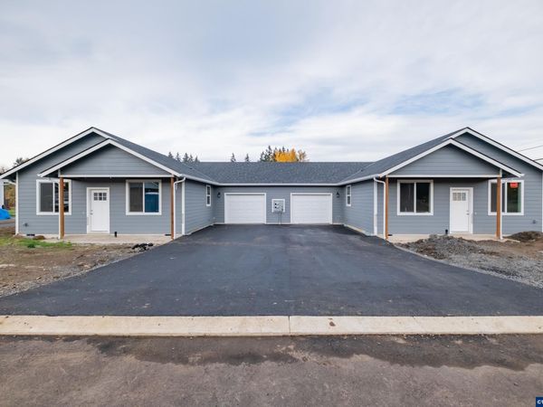 1230 49th Av, Sweet Home, OR 97386