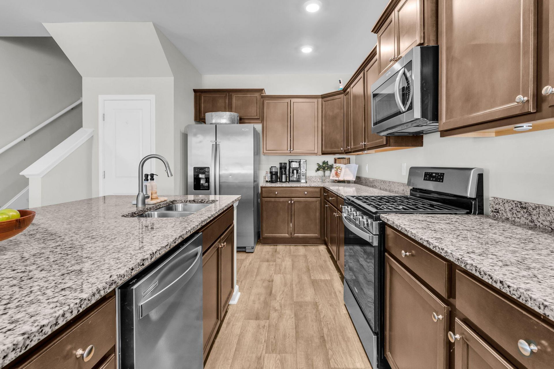 1879 Towne Street Photo 11