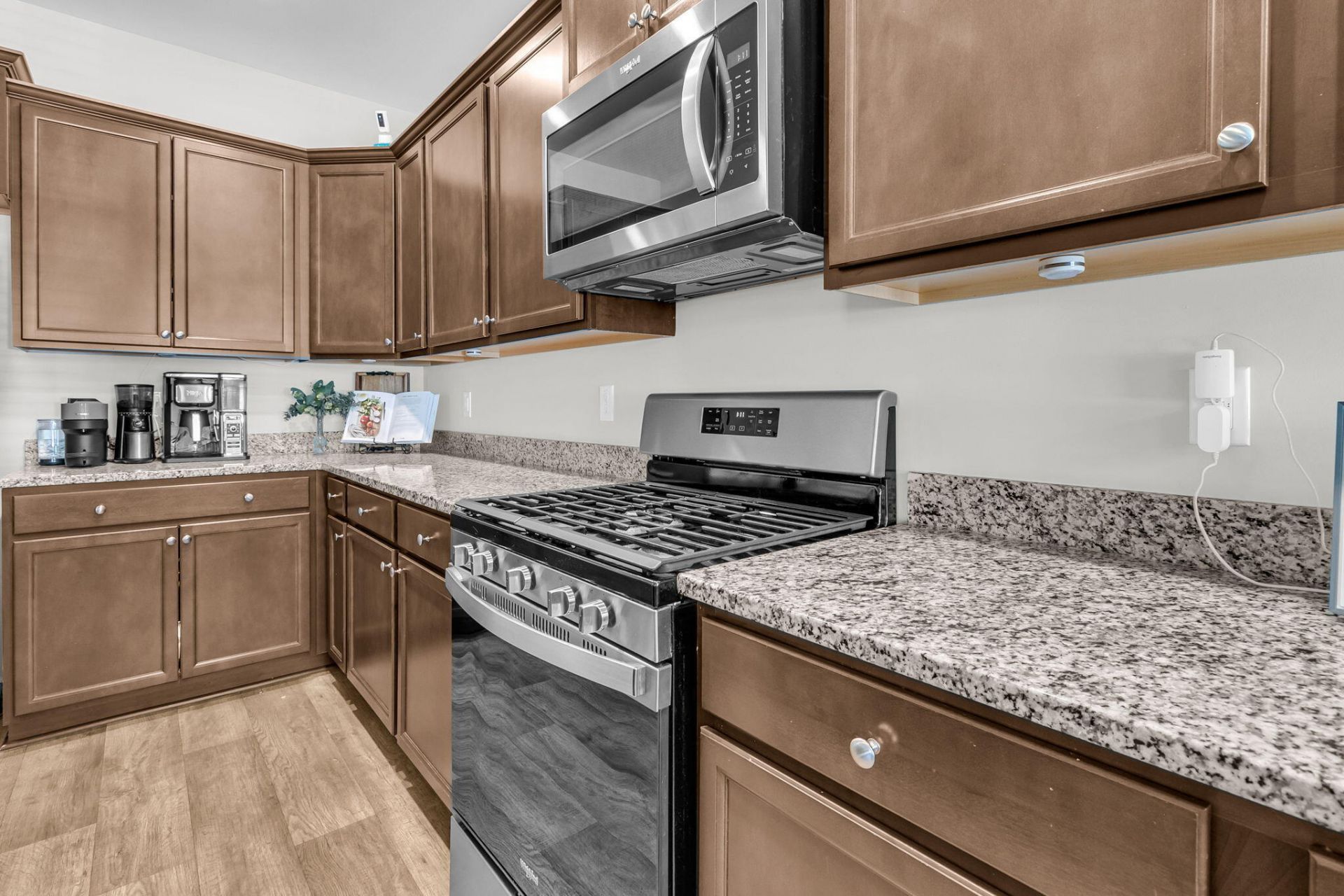 1879 Towne Street Photo 13