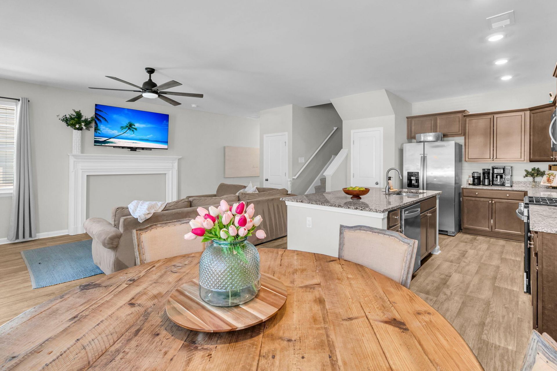 1879 Towne Street Photo 16