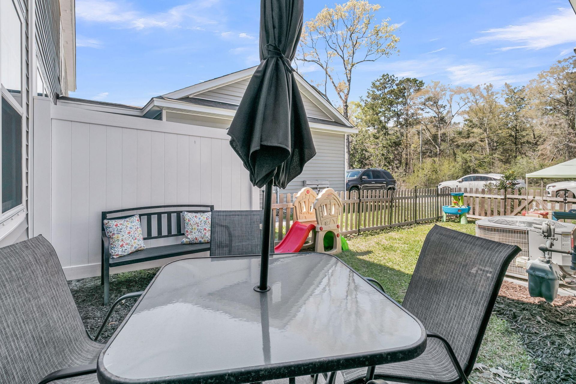 1879 Towne Street Photo 35