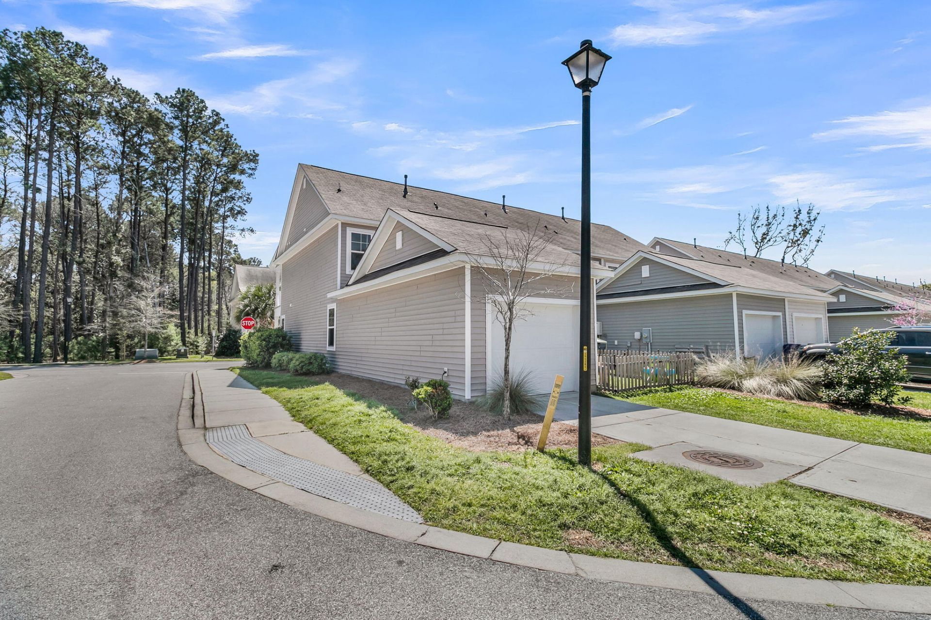 1879 Towne Street Photo 38