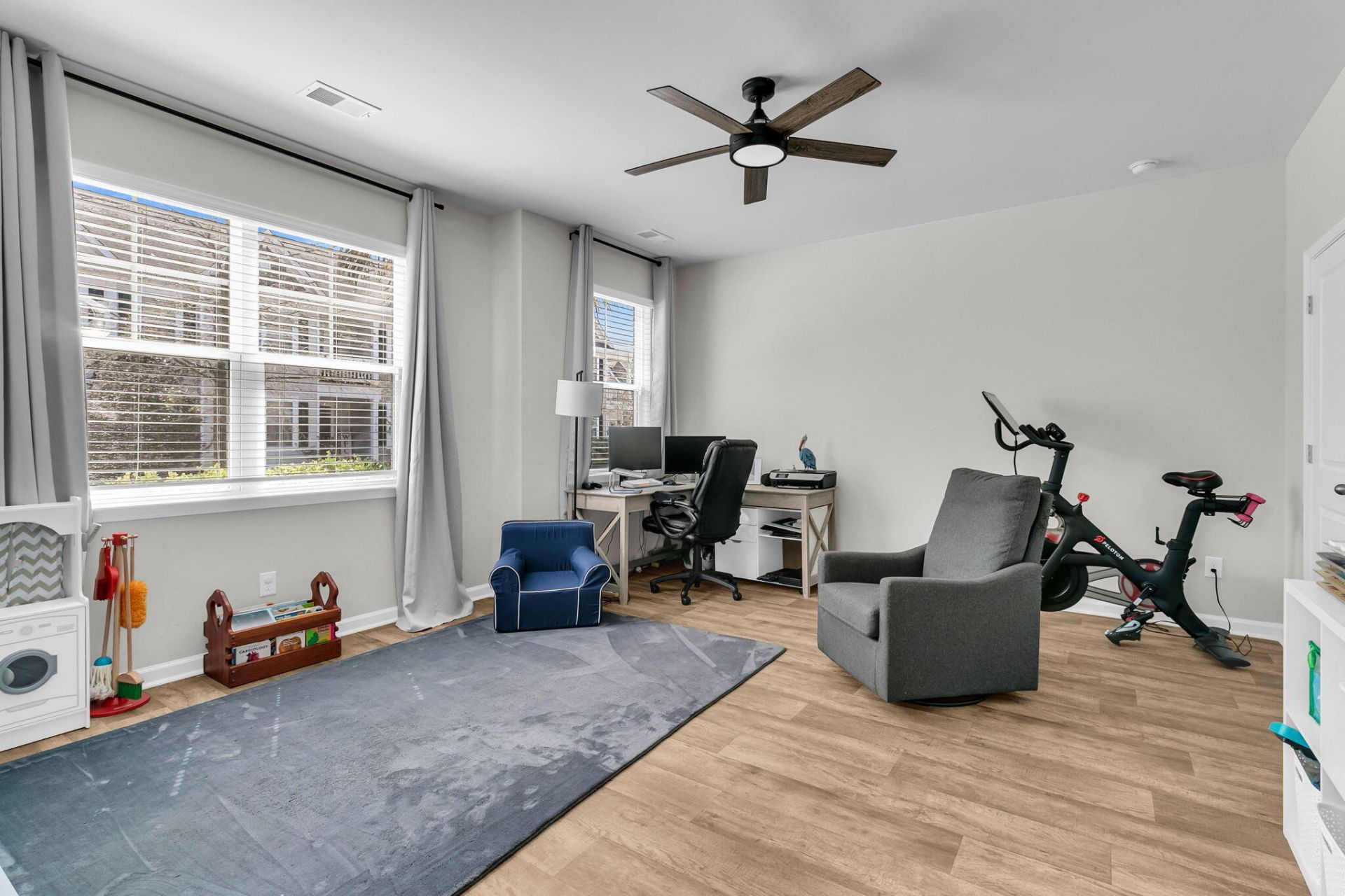 1879 Towne Street Photo 6