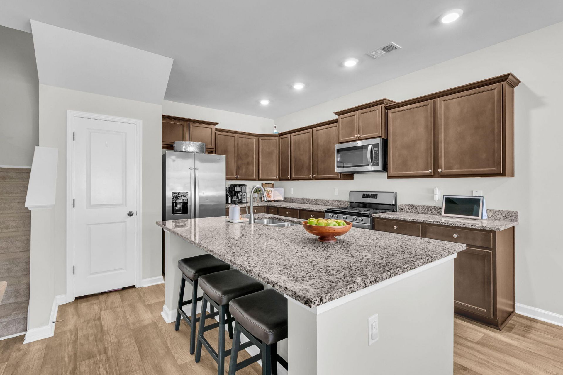 1879 Towne Street Photo 7