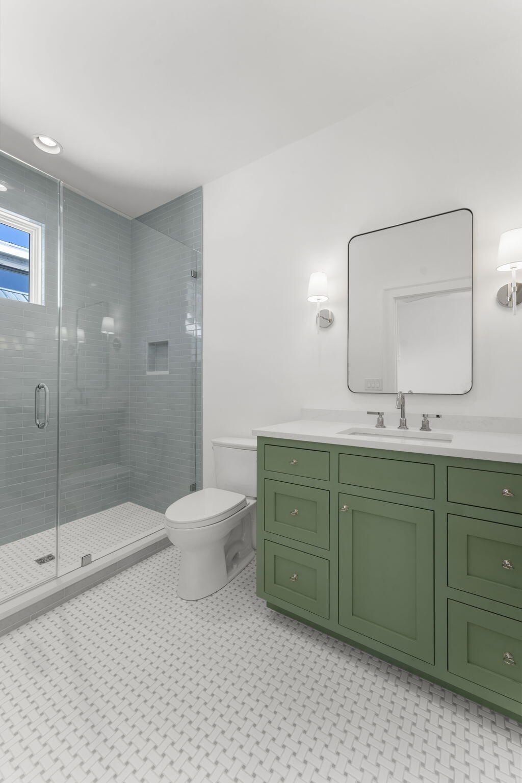 768 Gate Post Drive Photo 15