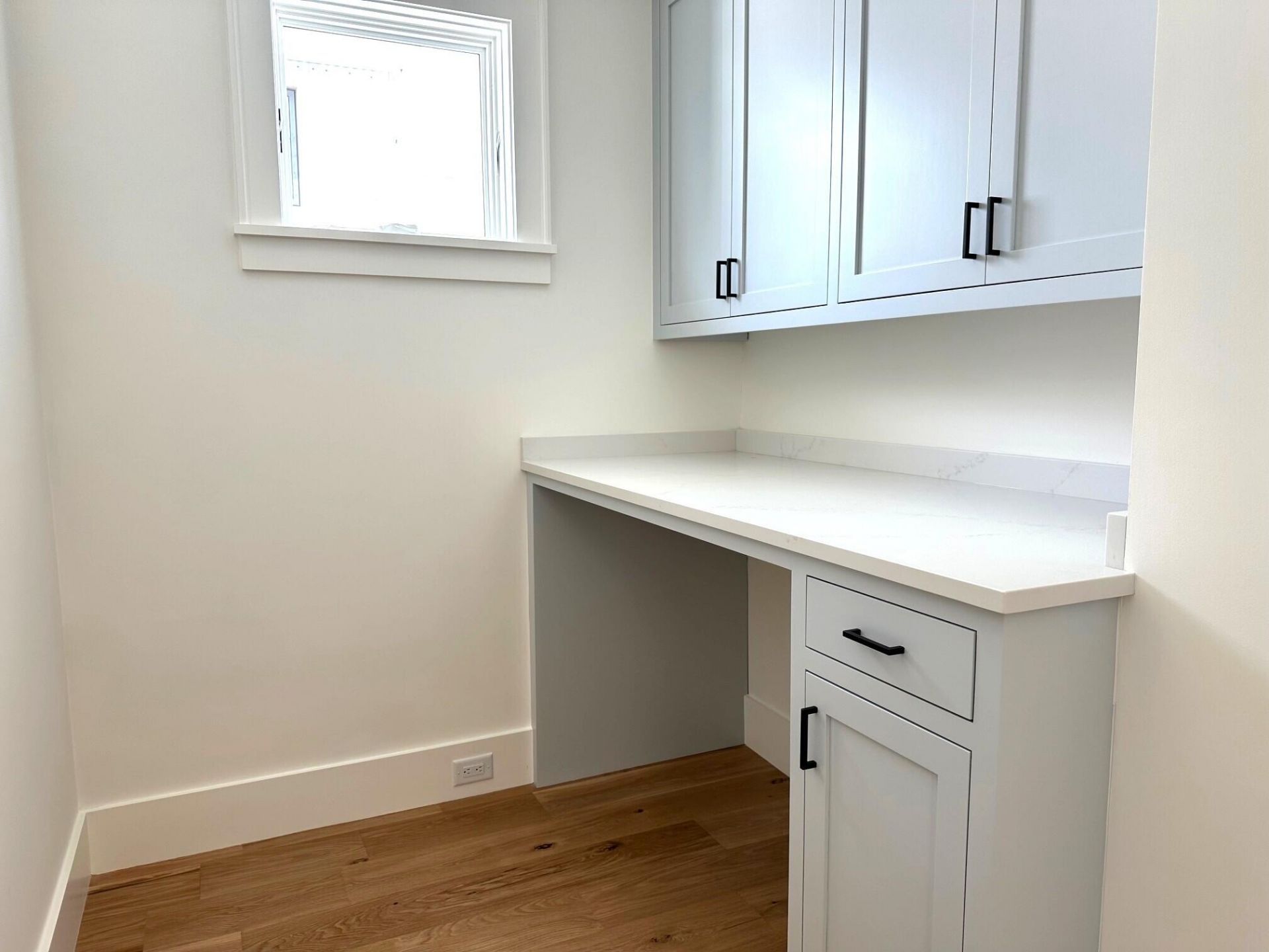 768 Gate Post Drive Photo 18