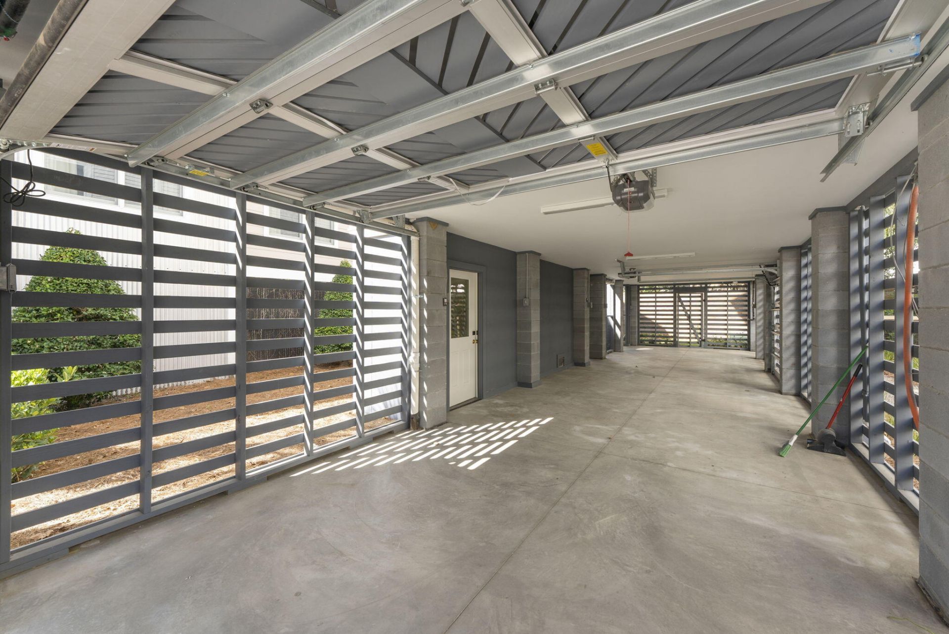 768 Gate Post Drive Photo 22