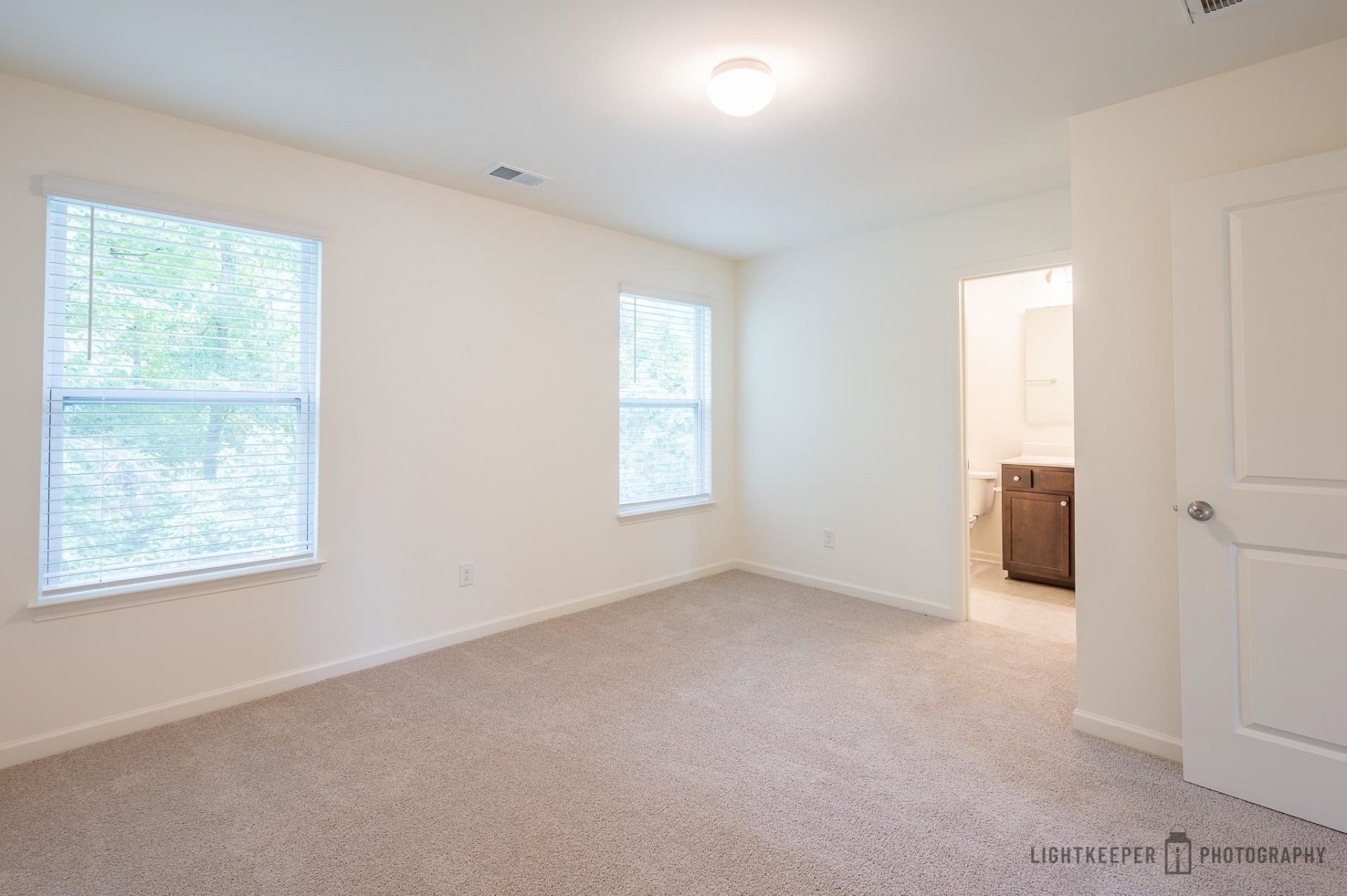 215 Banbury Ln. Photo 10