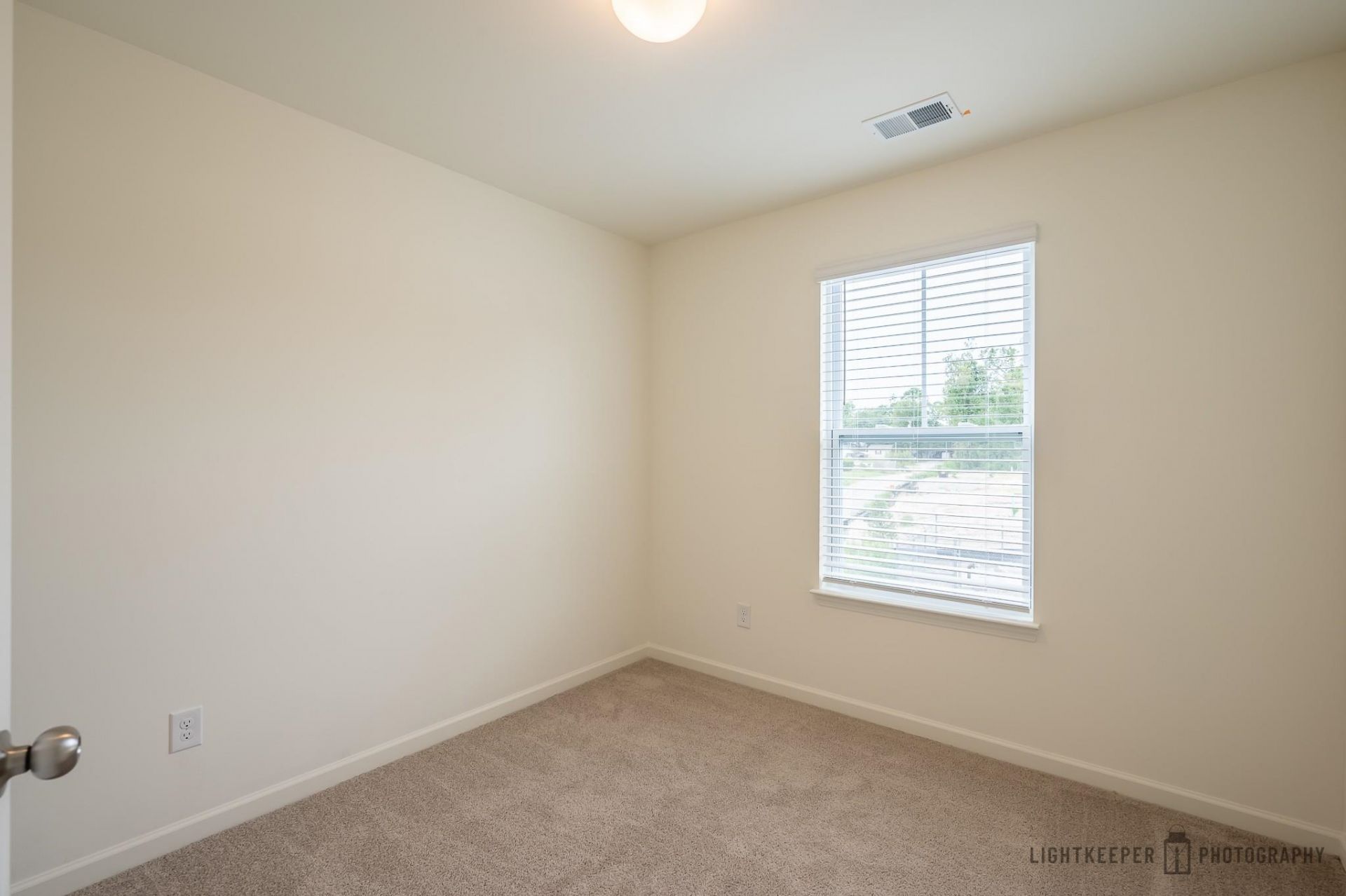 215 Banbury Ln. Photo 12