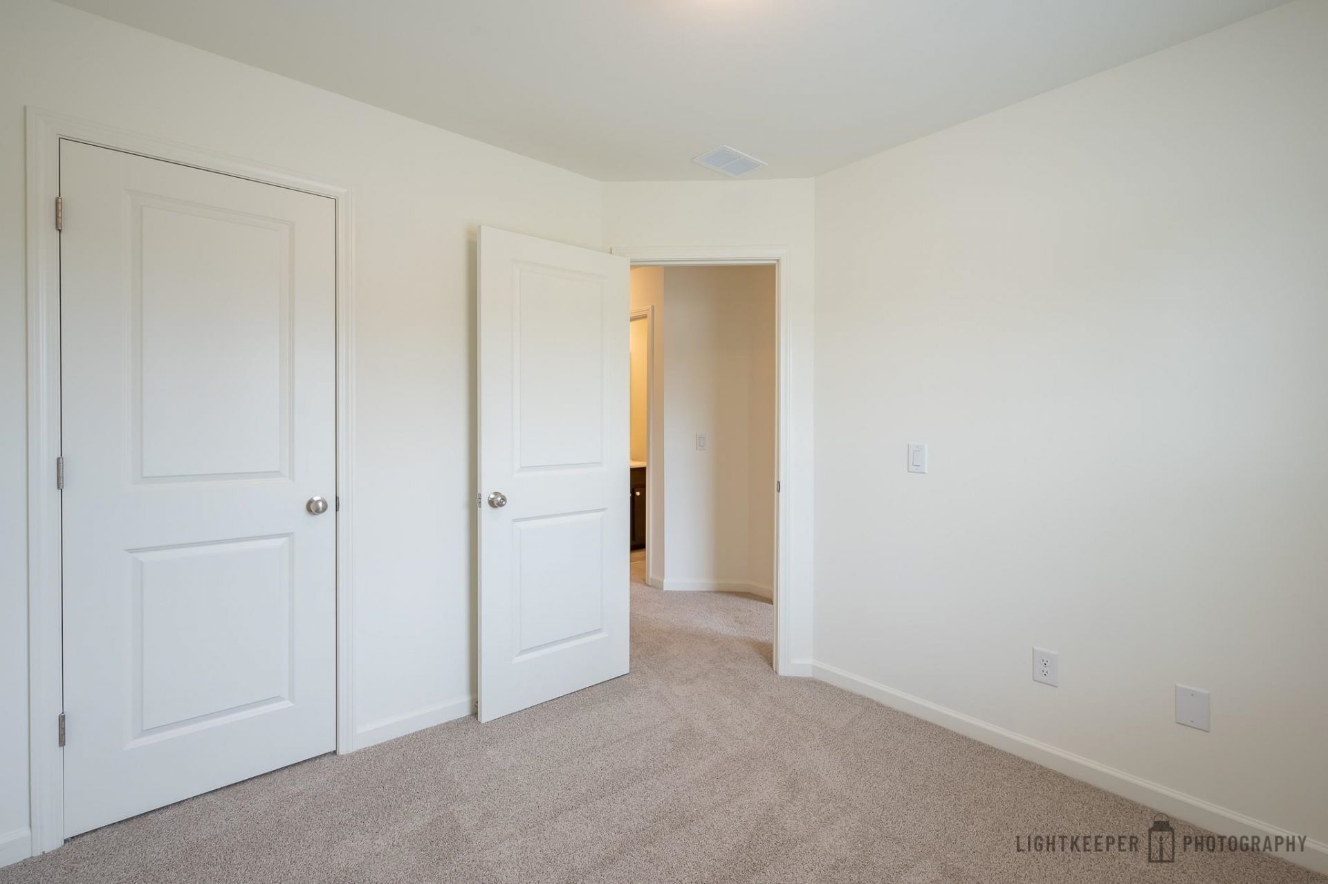 215 Banbury Ln. Photo 13