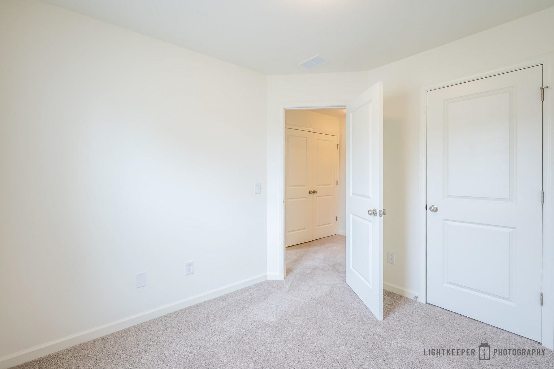 215 Banbury Ln. Photo 15