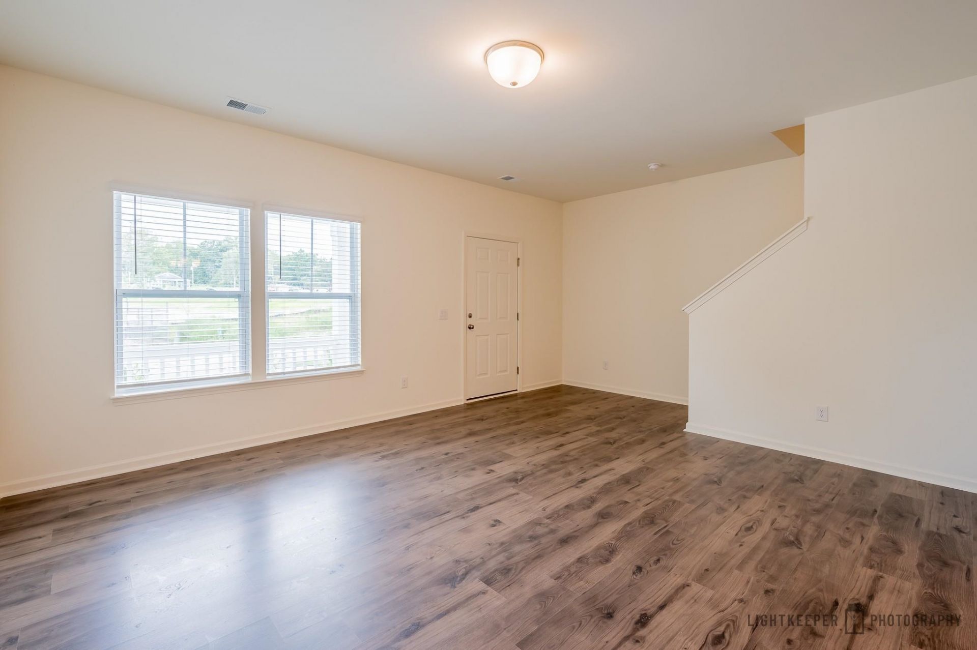 215 Banbury Ln. Photo 4