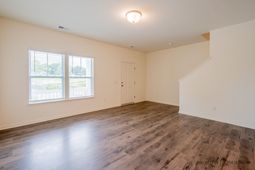 215 Banbury Ln. photo 4