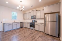 215 Banbury Ln. photo 4