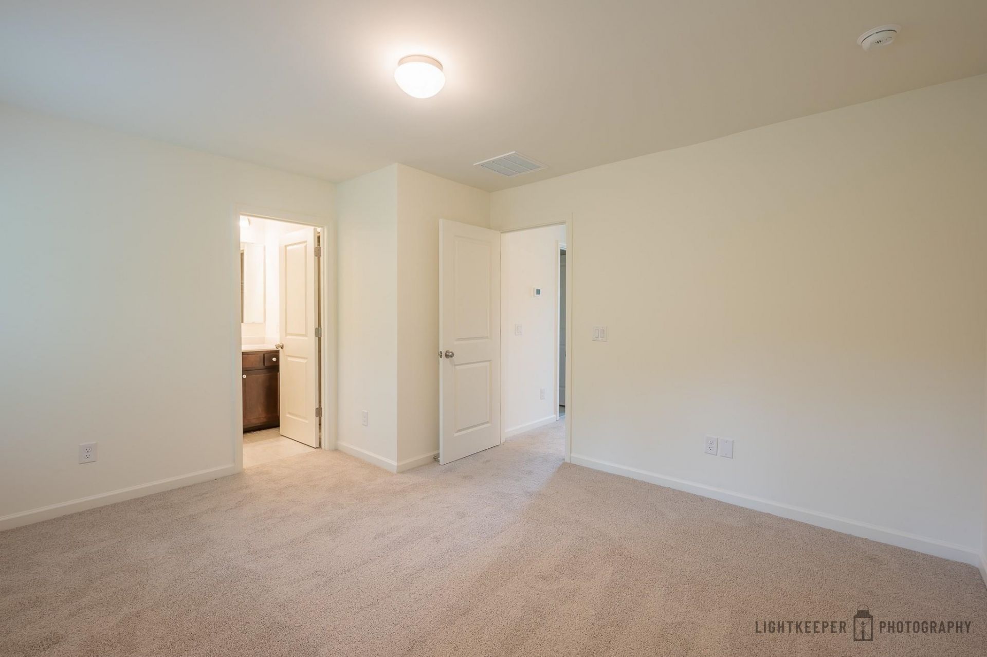 215 Banbury Ln. Photo 9