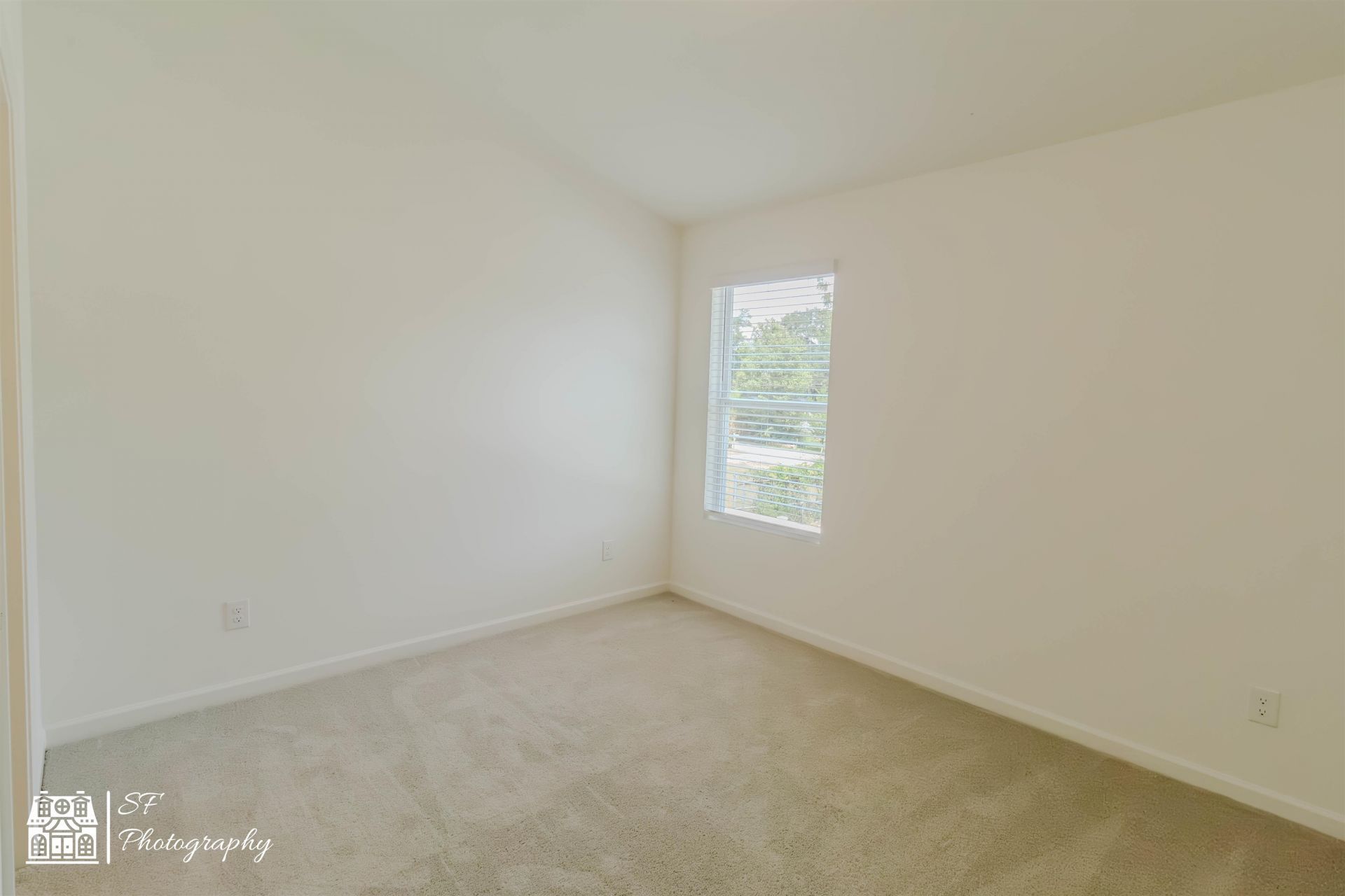 151 Crescent Way Photo 11