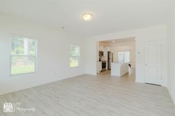 151 Crescent Way photo 4