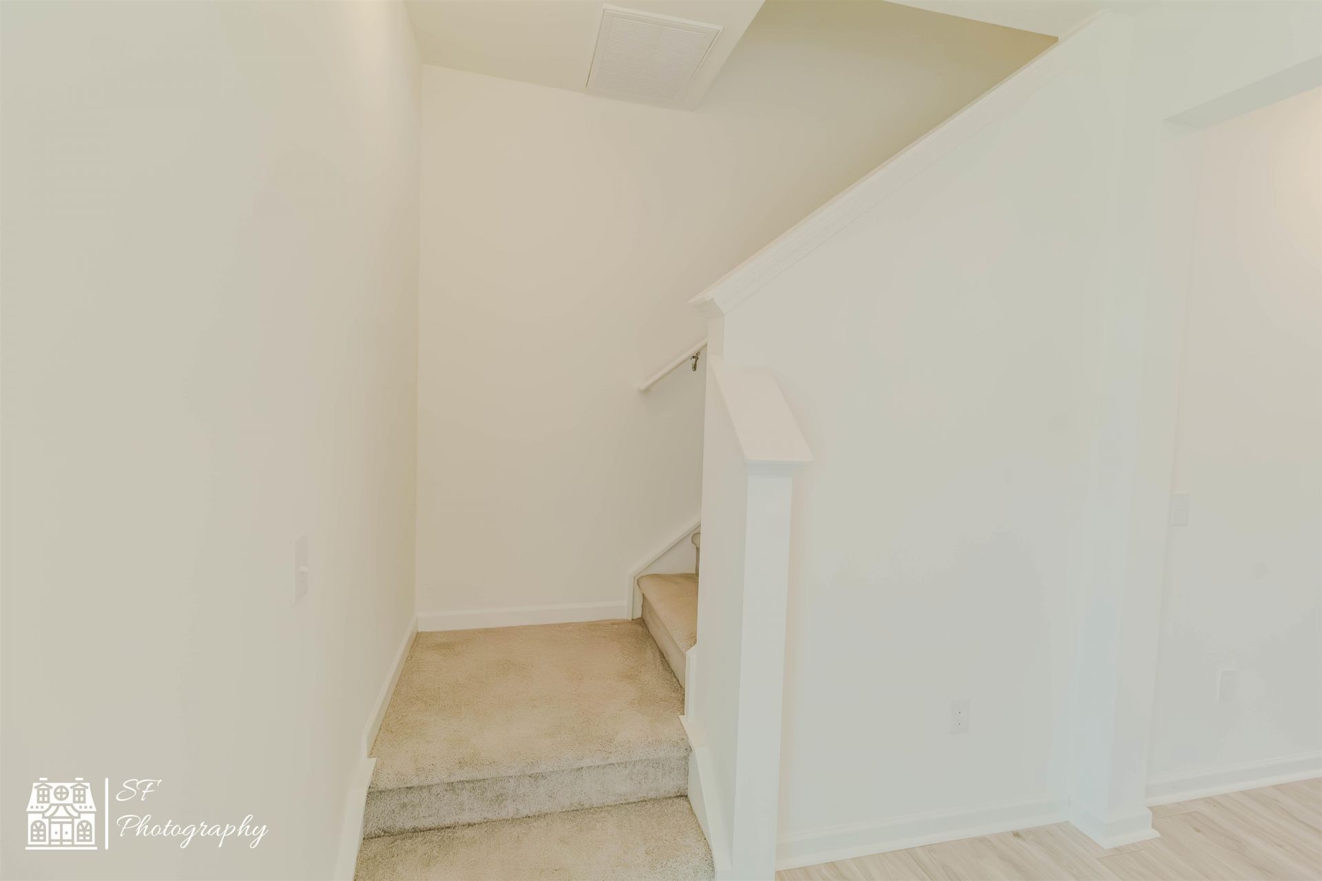 151 Crescent Way Photo 9