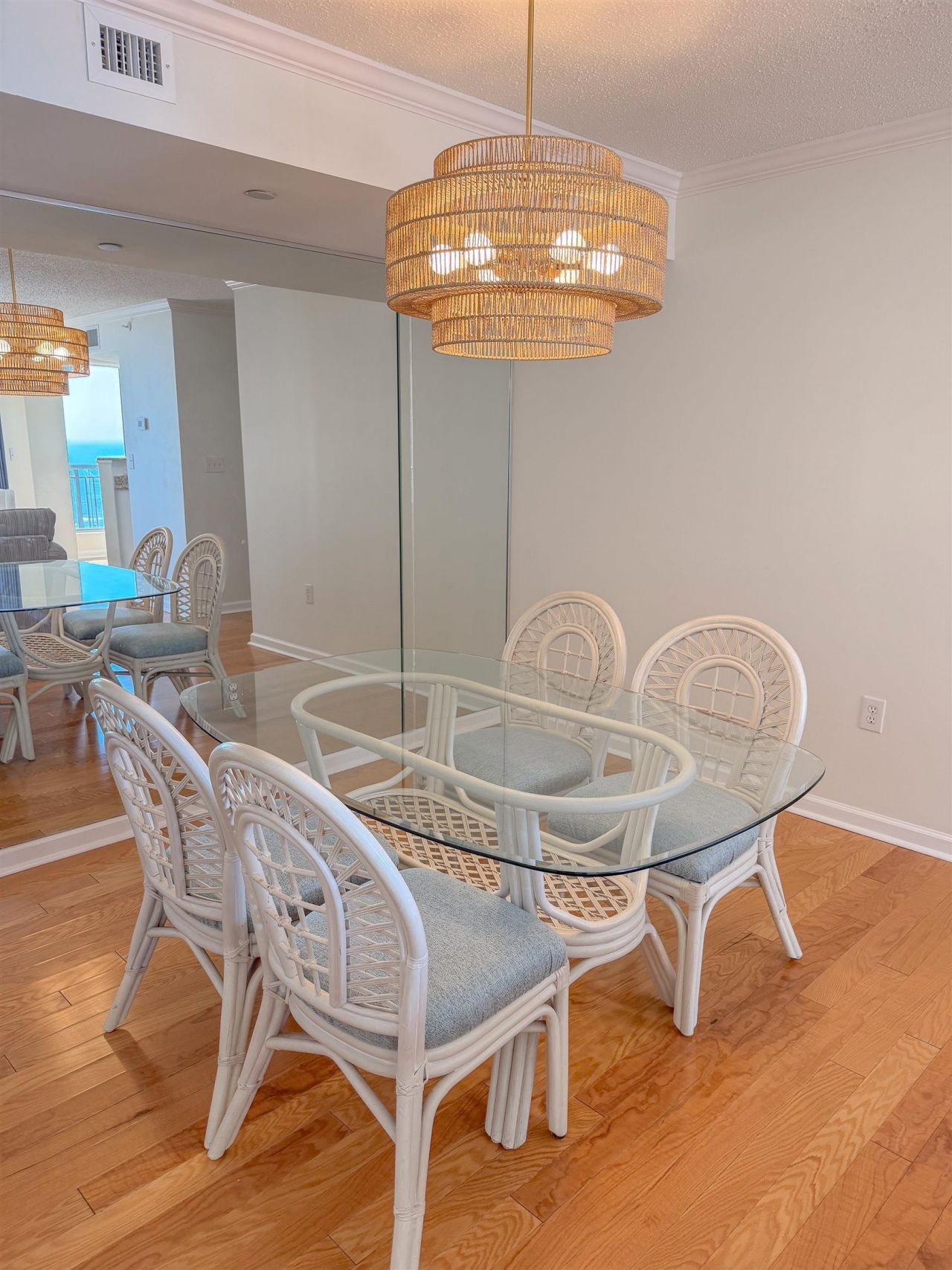 8560 Queensway Blvd.  Photo 12