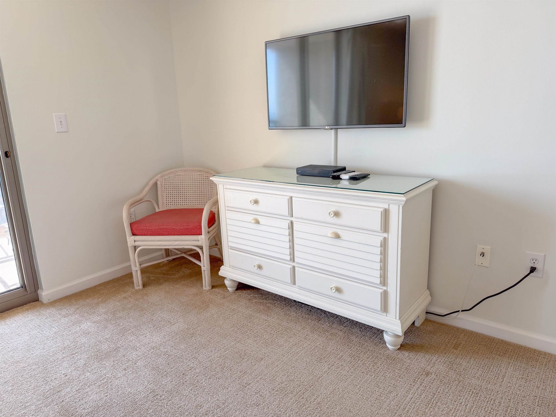 8560 Queensway Blvd.  Photo 15