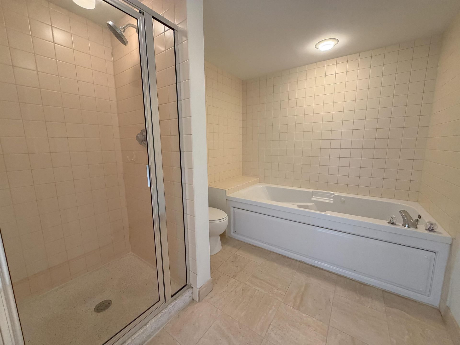 8560 Queensway Blvd.  Photo 17