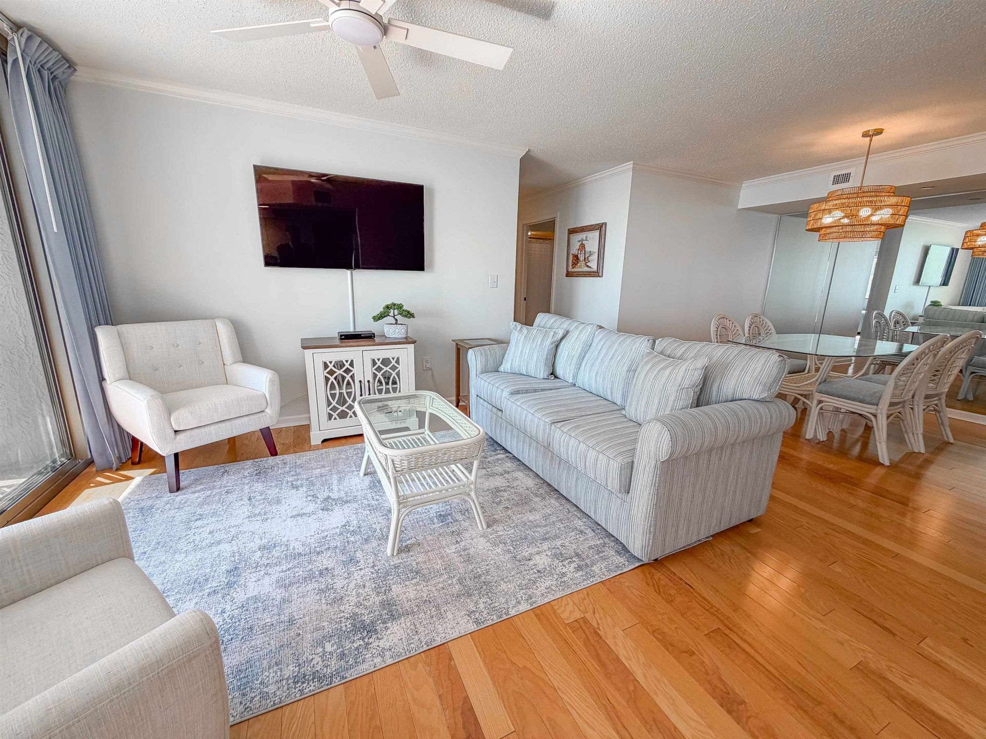 8560 Queensway Blvd.  Photo 5