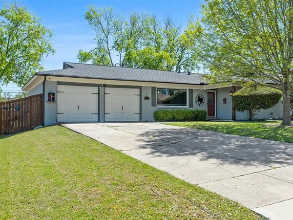 211 Mildred Lane, Benbrook, TX 76126