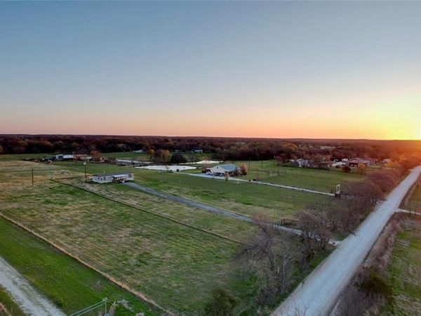 771 CR 121 , Gainesville, TX 76240