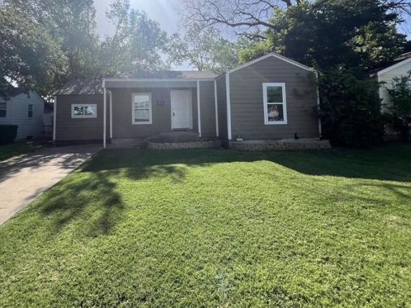 2733 Livingston Avenue , Fort Worth, TX 76110