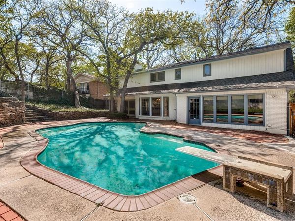 905 Live Oak Lane, Arlington, TX 76012