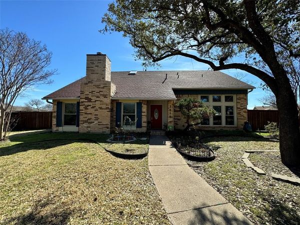 2610 Fallcreek Circle, Carrollton, TX 75006