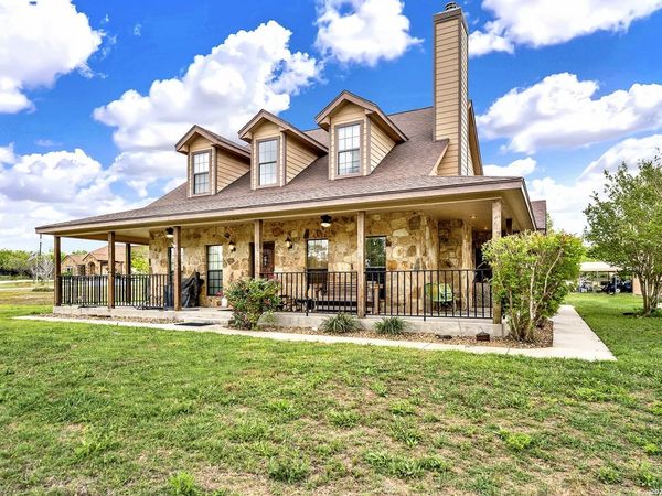 3283 Hartfield, La Vernia, TX 78121