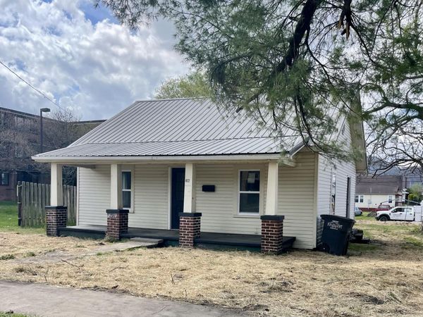 822 Mapleoak Lane, Kingsport, TN 37660