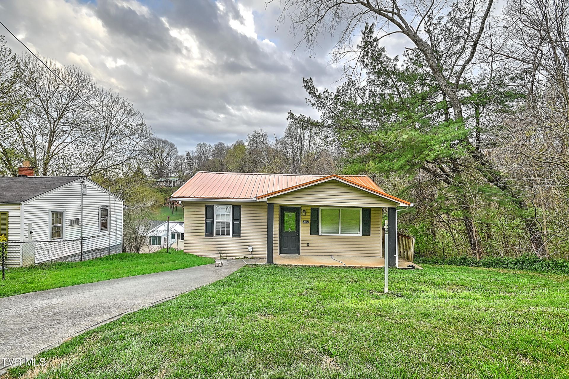 1651 Central Avenue, Elizabethton, TN 37643 Main Photo